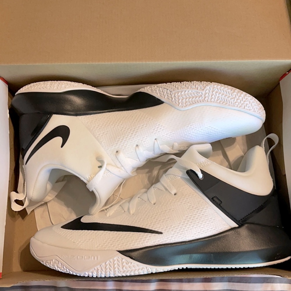 Nike Zoom Shift TB
